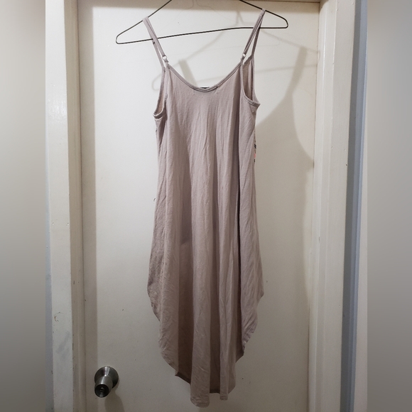 Almost Famous High-Low Tank Top Size- M - Picture 3 of 4